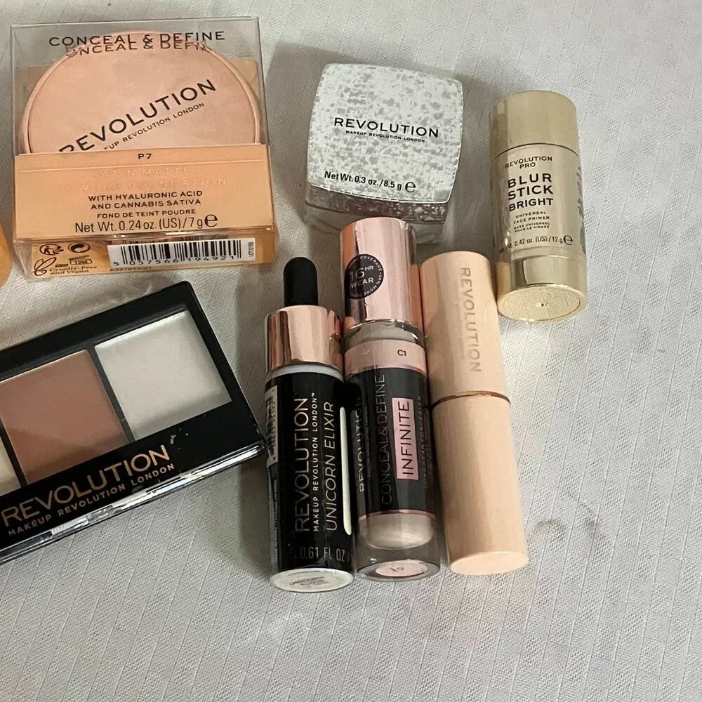 Revolution Makeup 10 Set Kit – Concealer, Powder, Palette, Lip, Highlighter